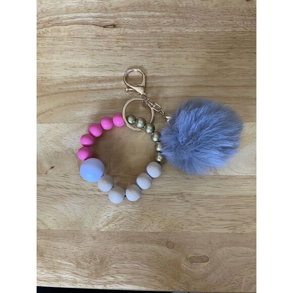 🎀2/$20🎀 Pink and Gold Wristlet Keychain with Pom Pom - Picture 3 of 5